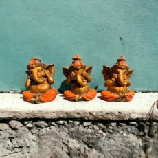 Ganesha set Horen, zien en zwijgen